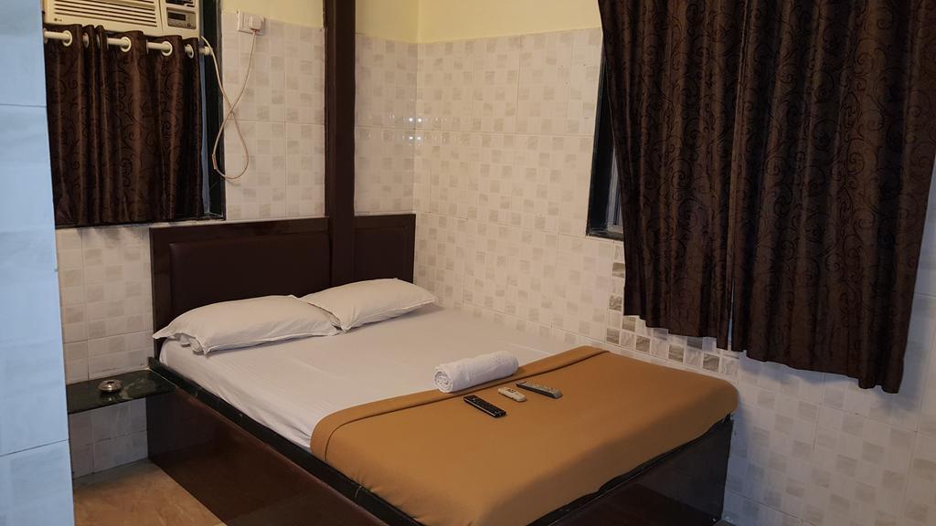 Hotel Al Mehraj มุมไบ ภายนอก รูปภาพ