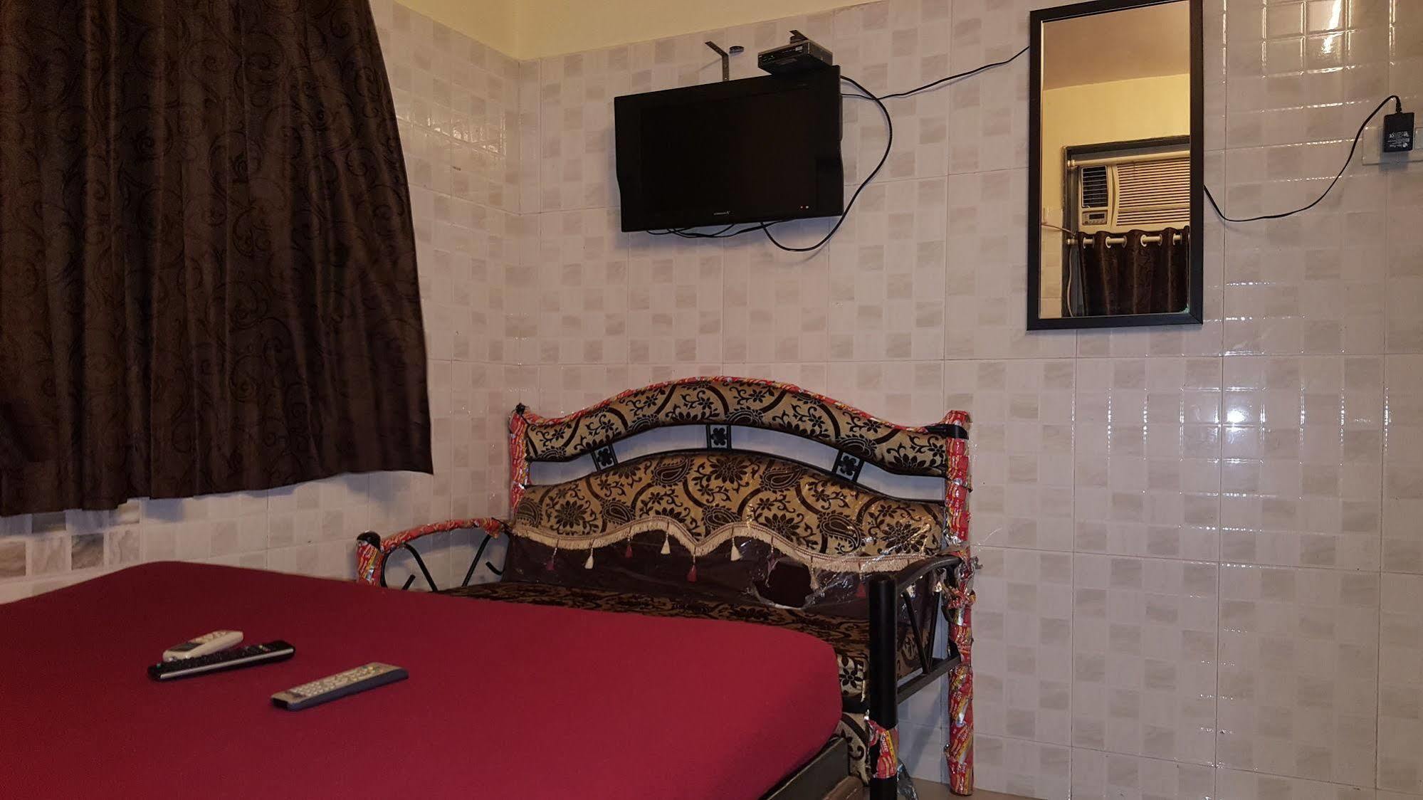 Hotel Al Mehraj มุมไบ ภายนอก รูปภาพ